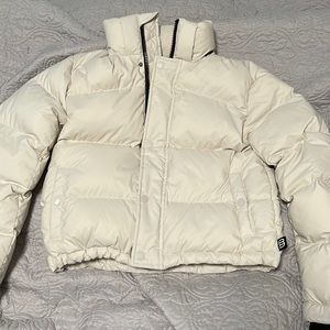 Aritiza super puffy shorty